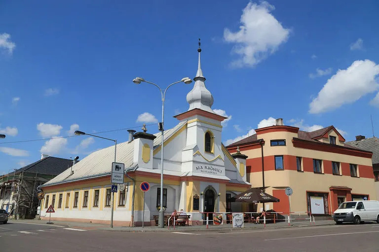 Overview of former town hall at Raisovo náměstí in Trhová Kamenice, Chrudim District